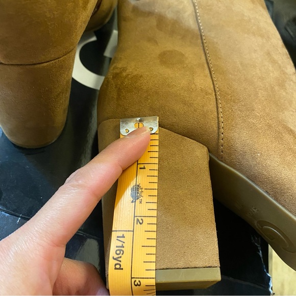 Heeled boots - Picture 8 of 8